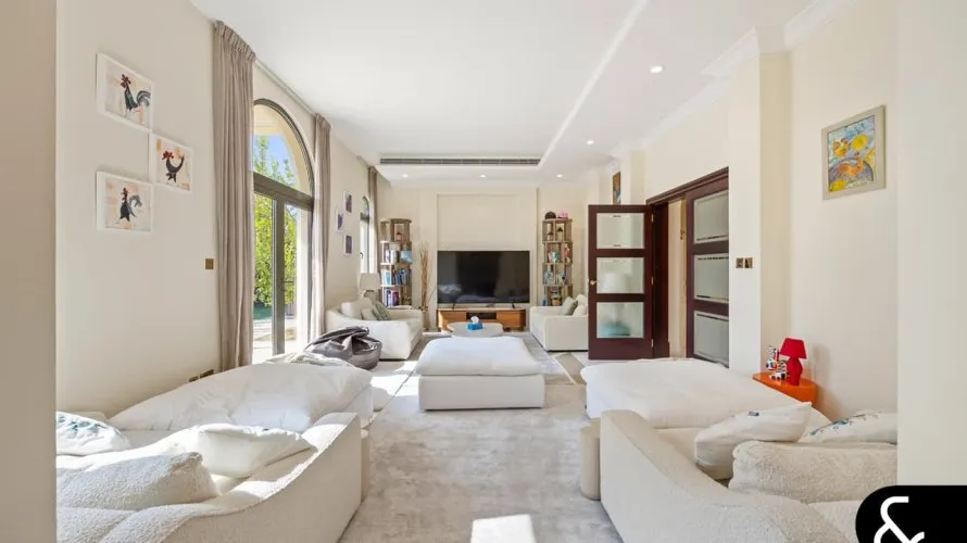 6 غرفة نوم  فيلا في Signature Villas, الإمارات العربية المتحدة رقم 1052 № 7