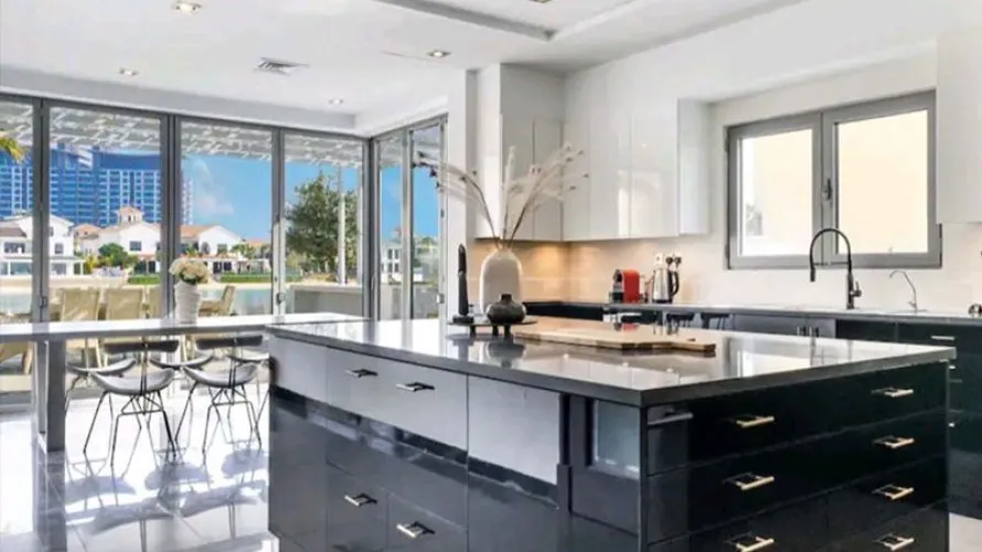 6 غرفة نوم  فيلا في Signature Villas, الإمارات العربية المتحدة رقم 297 № 3