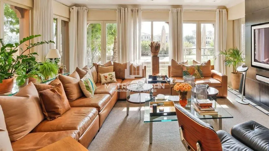 5 غرفة نوم  فيلا في Signature Villas, الإمارات العربية المتحدة رقم 359 № 2