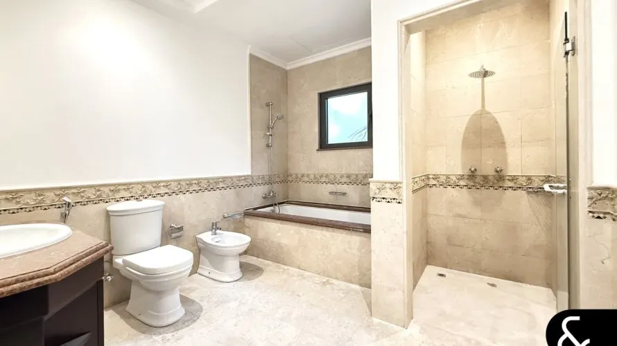 6 غرفة نوم  فيلا في Signature Villas, الإمارات العربية المتحدة رقم 1051 № 17