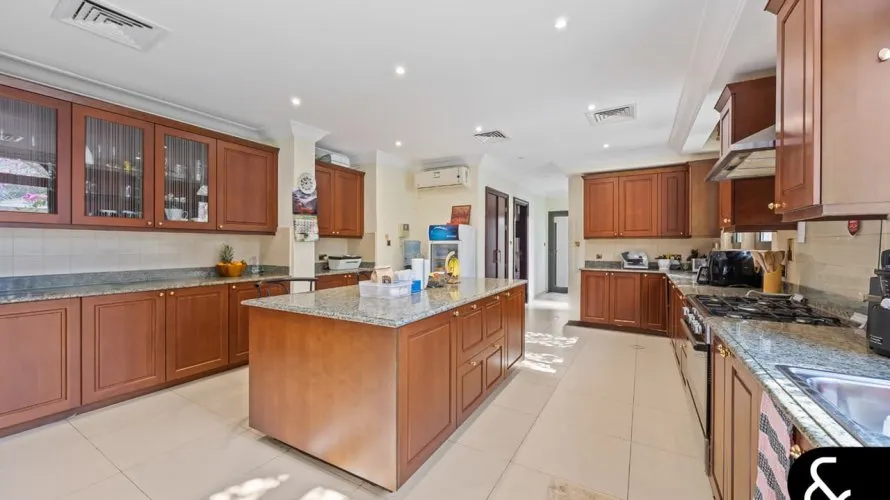 6 غرفة نوم  فيلا في Signature Villas, الإمارات العربية المتحدة رقم 1052 № 11