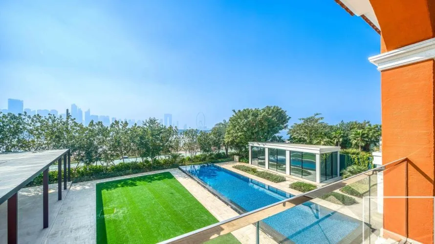 7 غرفة نوم  فيلا في The Crescent, الإمارات العربية المتحدة رقم 2732 № 1