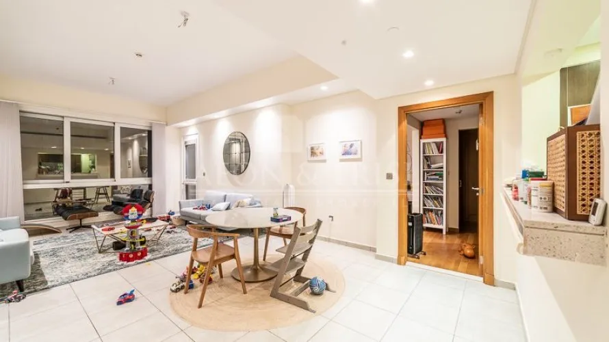 Apartamento de 2 dormitorios en Palm Jumeirah, UAE No. 824 № 3