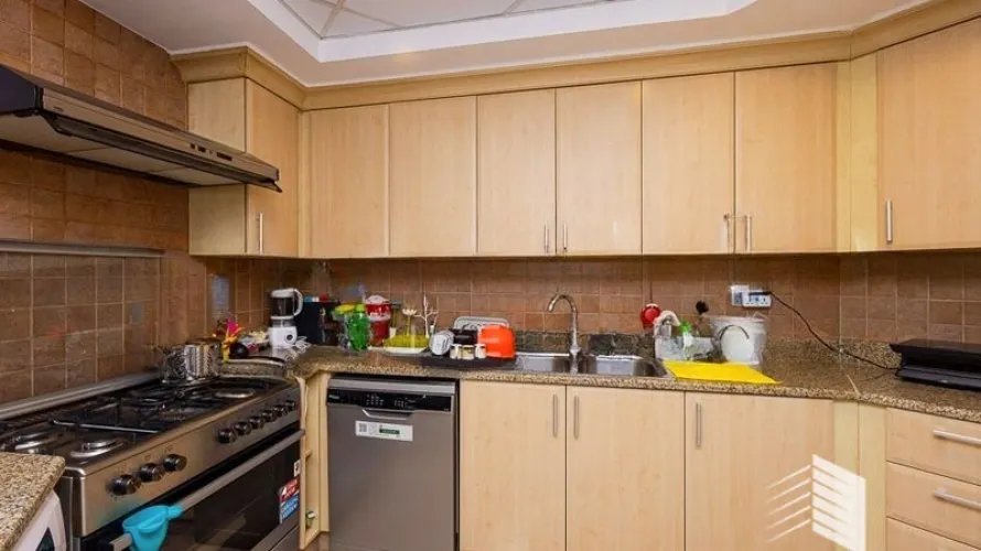 Apartamento de 2 dormitorios en Shoreline Apartments, UAE No. 243 № 4