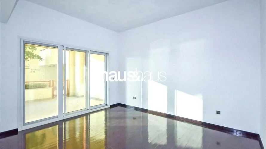 Apartamento de 3 dormitorios en Marina Residences, UAE No. 582 № 2