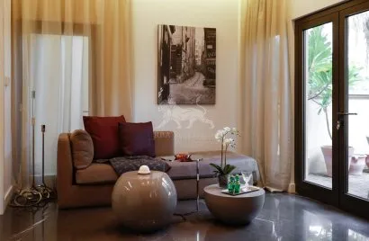 Villa de 4 dormitorios en Canal Cove Villas, UAE No. 404