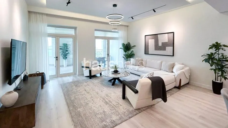 Apartamento de 2 dormitorios en Shoreline Apartments, UAE No. 540