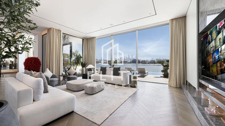 Villa de 6 dormitorios en Signature Villas, UAE No. 721