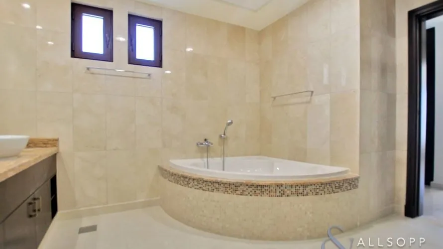 Villa de 5 dormitorios en Kingdom of Sheba, UAE No. 1060 № 20