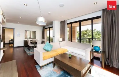 Apartamento de 2 dormitorios en Palm Jumeirah, UAE No. 1080