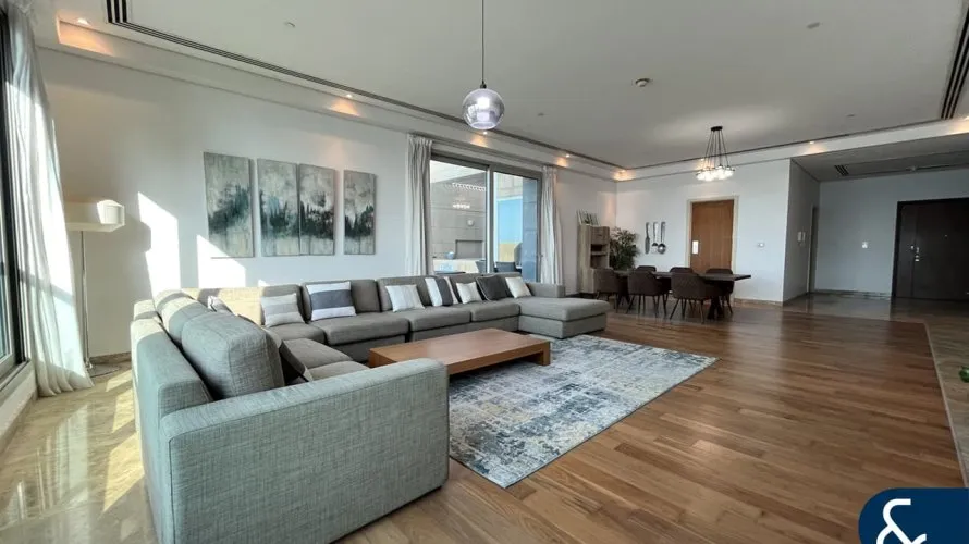 Apartamento de 4 dormitorios en The Crescent, UAE No. 1075 № 9