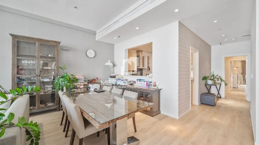 Apartamento de 3 dormitorios en Tiara Residences, UAE No. 1004