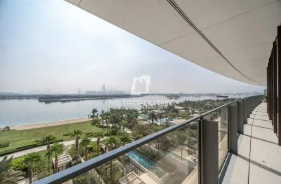 Apartamento de 2 dormitorios en Palm Jumeirah, UAE No. 1024