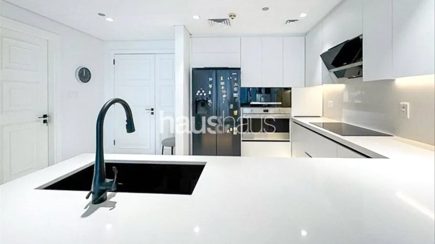 Apartamento de 2 dormitorios en Golden Mile, UAE No. 598 № 2