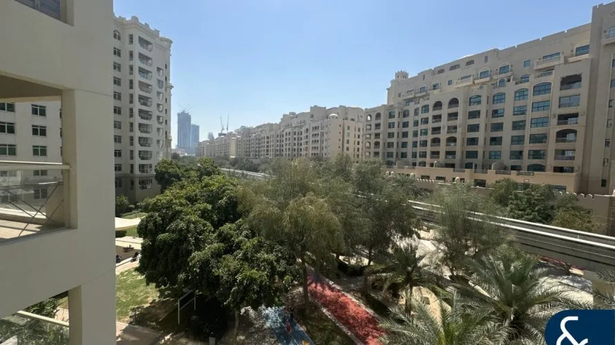 Apartamento de 2 dormitorios en Shoreline Apartments, UAE No. 1355