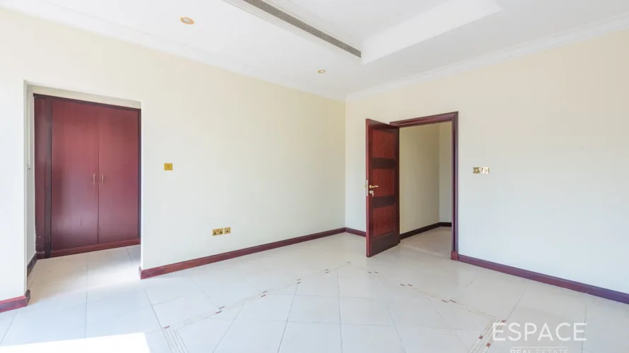 Villa de 4 dormitorios en Palm Jumeirah, UAE No. 928 № 10