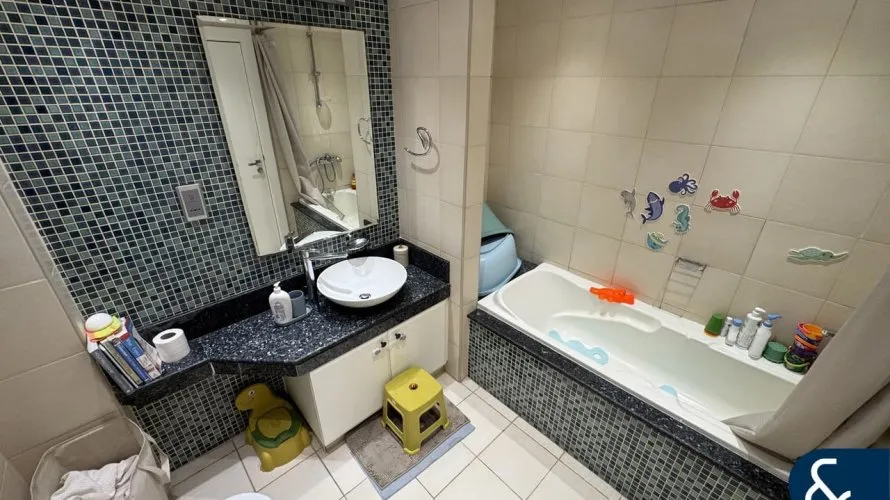 Apartamento de 2 dormitorios en Shoreline Apartments, UAE No. 1368 № 11