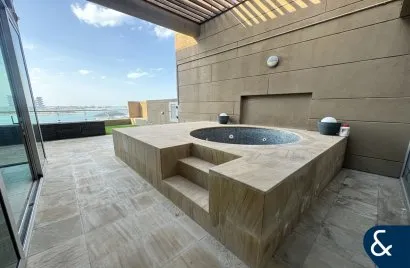 Apartamento de 4 dormitorios en The Crescent, UAE No. 1075