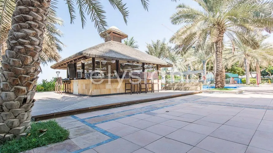 Apartamento de 3 dormitorios en Palm Jumeirah, UAE No. 503 № 2