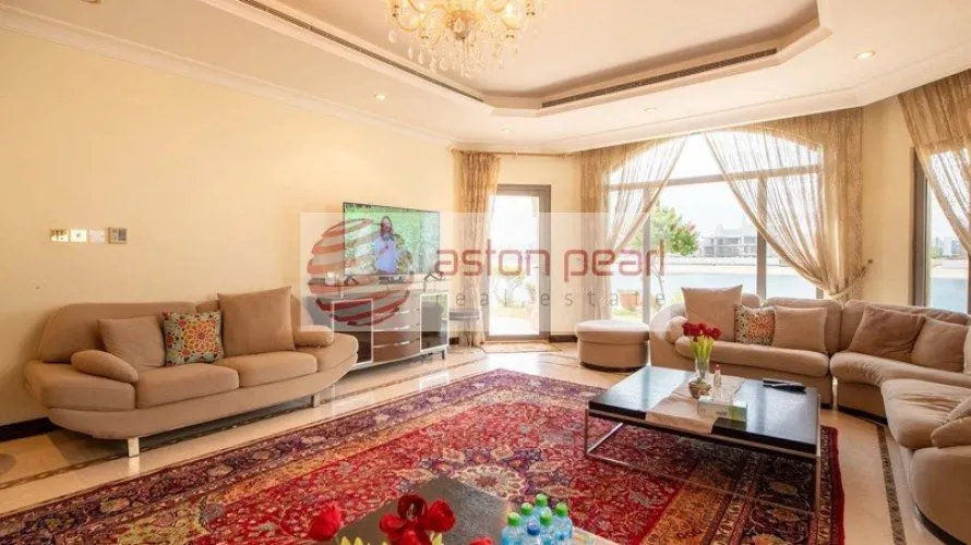 Villa de 5 dormitorios en Garden Homes Frond K, UAE No. 301 № 2