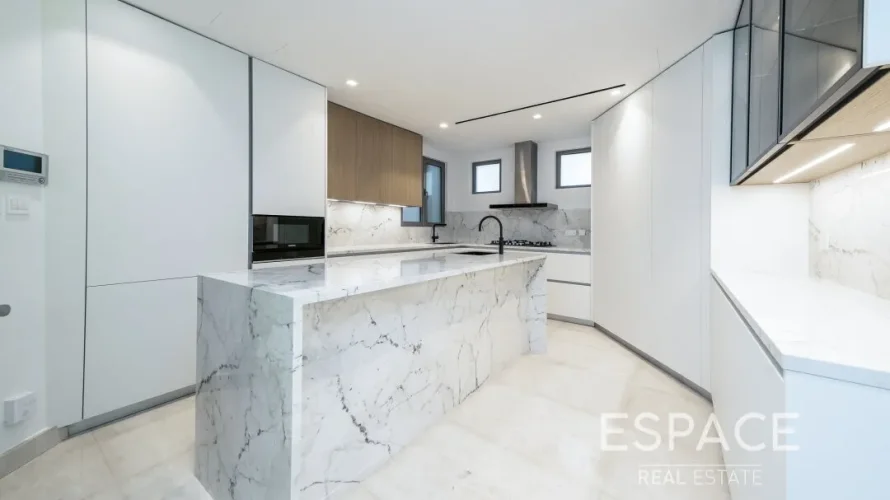 Villa de 4 dormitorios en Palm Jumeirah, UAE No. 884 № 14