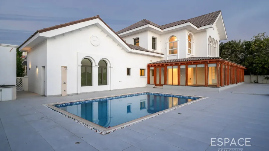 Villa de 5 dormitorios en Palm Jumeirah, UAE No. 883