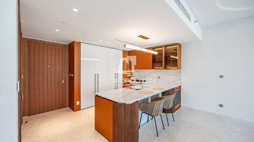 Apartamento de 2 dormitorios en Palm Jumeirah, UAE No. 386 № 1