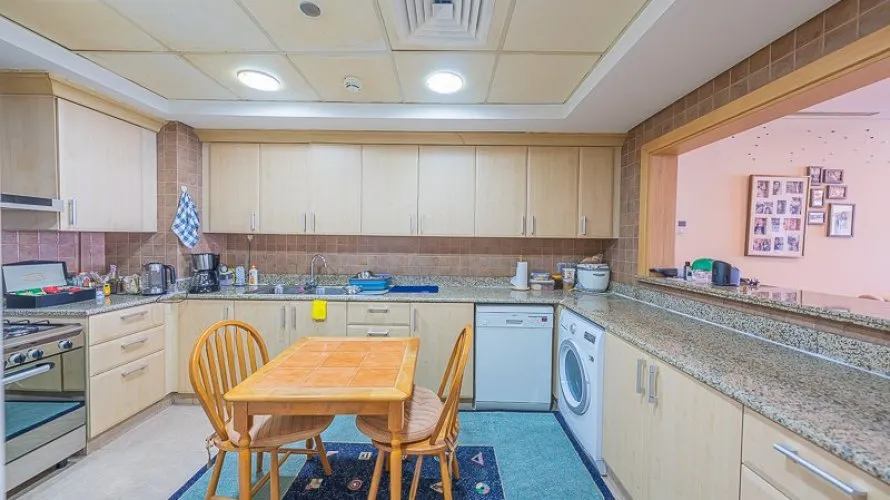 Apartamento de 2 dormitorios en Shoreline Apartments, UAE No. 275 № 16