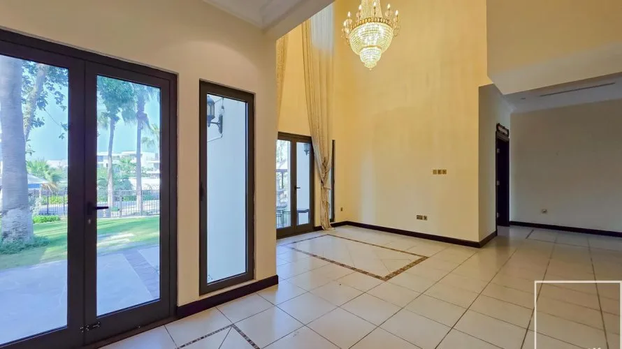 Villa de 4 dormitorios en Palm Jumeirah, UAE No. 1104