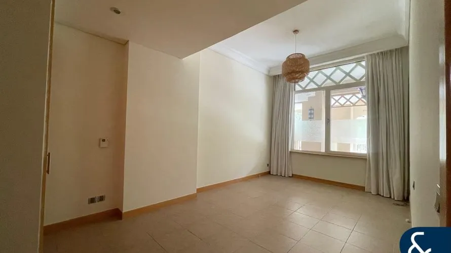 Apartamento de 1 dormitorio en Shoreline Apartments, UAE No. 1053 № 14