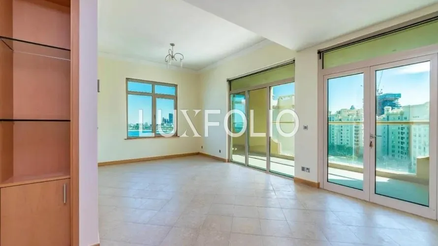 Apartamento de 3 dormitorios en Shoreline Apartments, UAE No. 619 № 2