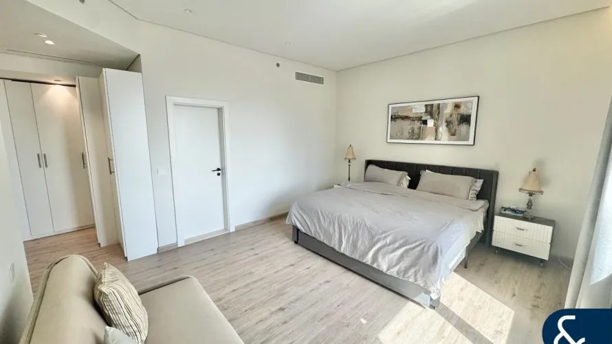 Apartamento de 2 dormitorios en Shoreline Apartments, UAE No. 1059 № 2