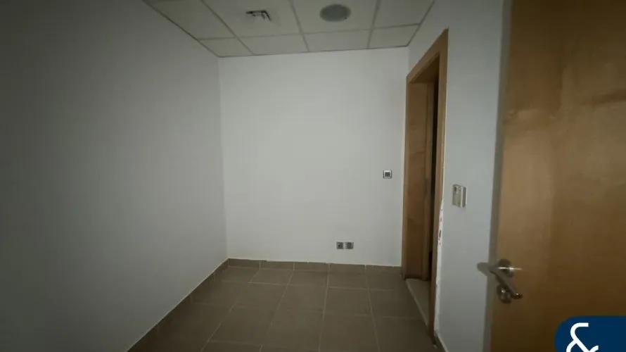 Apartamento de 2 dormitorios en Shoreline Apartments, UAE No. 1355 № 14