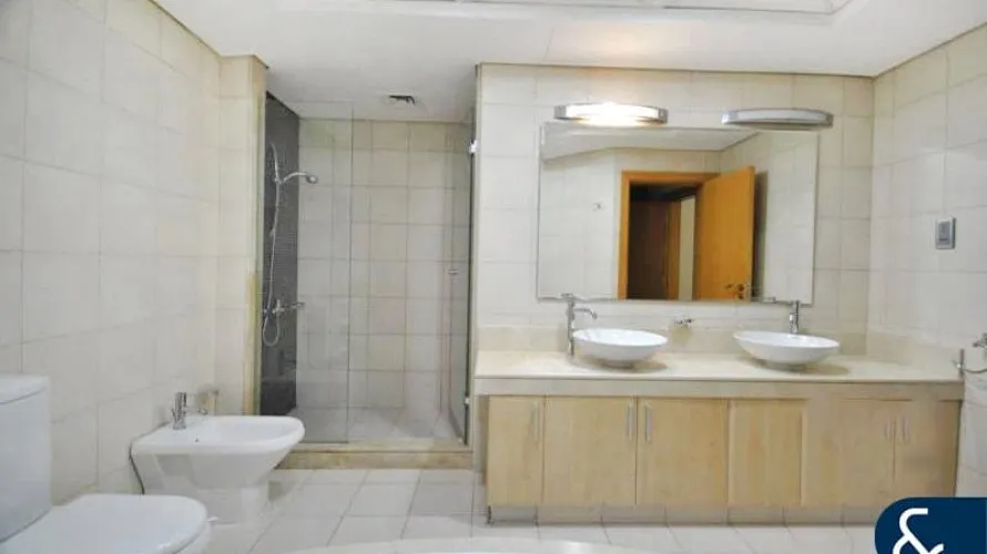 Apartamento de 3 dormitorios en Shoreline Apartments, UAE No. 1161 № 3