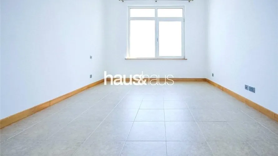 Apartamento de 1 dormitorio en Shoreline Apartments, UAE No. 542 № 3