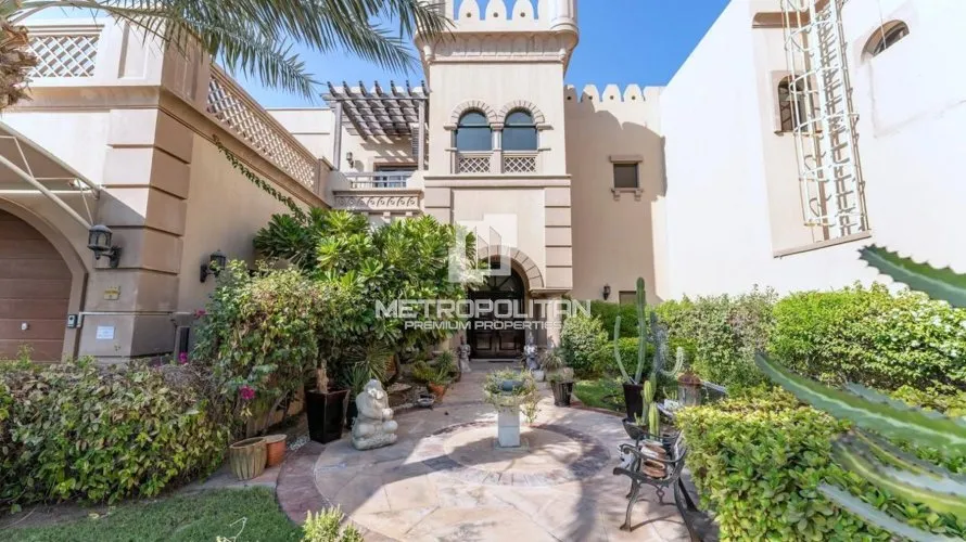 Villa de 3 dormitorios en Palm Jumeirah, UAE No. 441