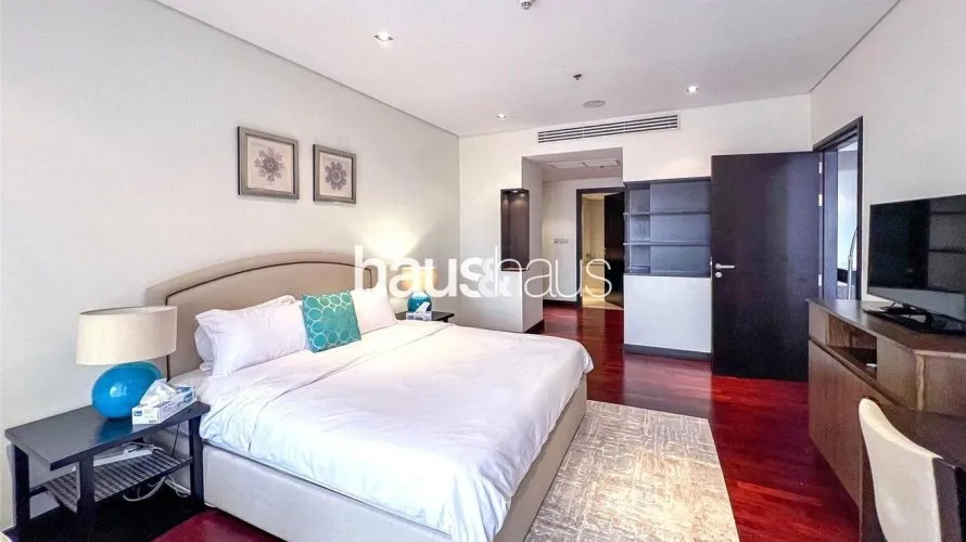 Apartamento de 2 dormitorios en Palm Jumeirah, UAE No. 560 № 1