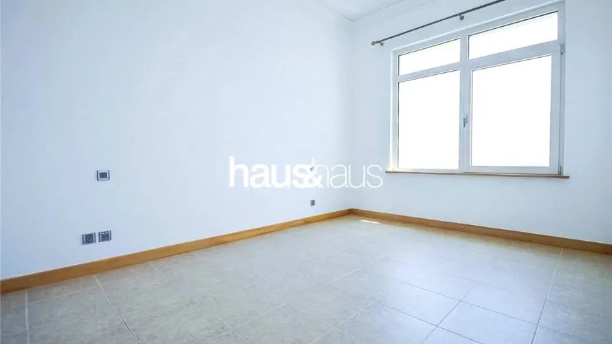 Apartamento de 1 dormitorio en Shoreline Apartments, UAE No. 542