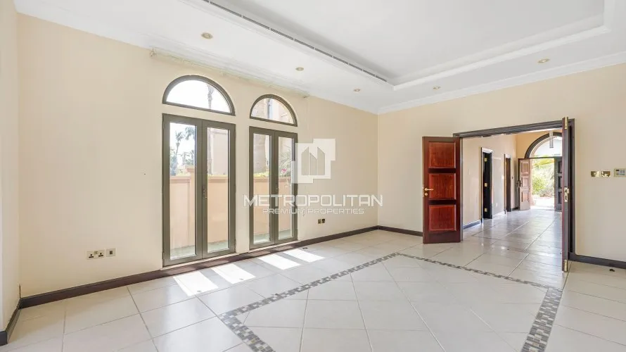 Villa de 4 dormitorios en Palm Jumeirah, UAE No. 977 № 3