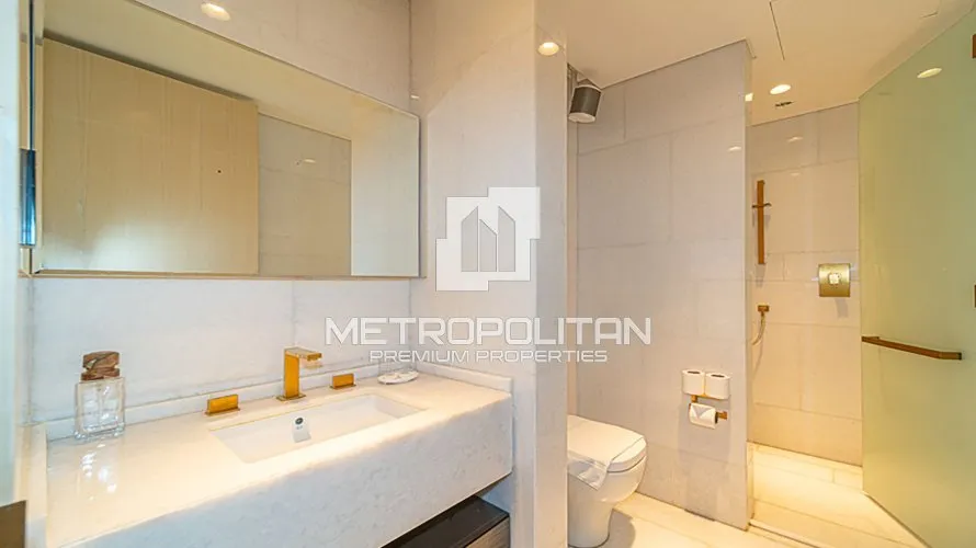 Apartamento de 2 dormitorios en FIVE Palm Jumeirah, UAE No. 245 № 14