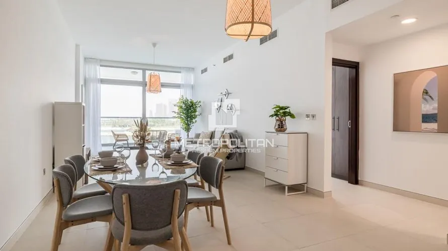 Apartamento de 2 dormitorios en Azure Residences, UAE No. 464