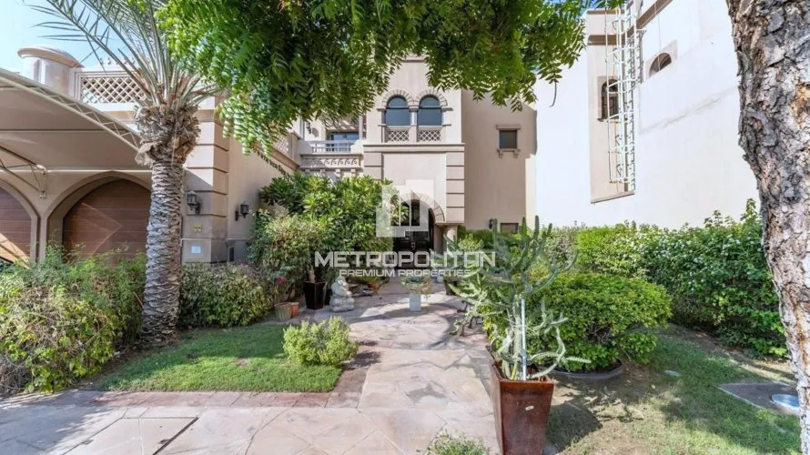 Villa de 3 dormitorios en Palm Jumeirah, UAE No. 441 № 1