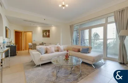 Apartamento de 2 dormitorios en Shoreline Apartments, UAE No. 1153