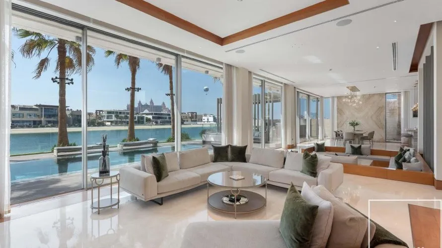 Villa de 4 dormitorios en Palm Jumeirah, UAE No. 1110 № 1