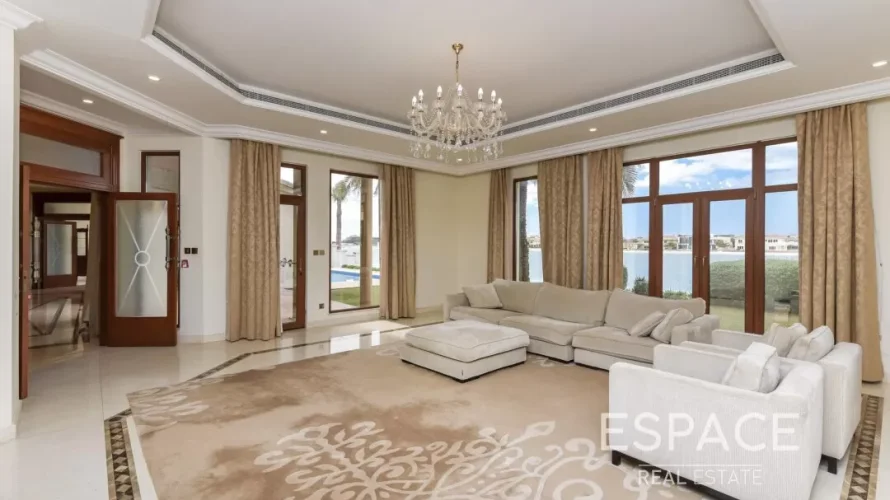Villa de 6 dormitorios en Palm Jumeirah, UAE No. 893 № 1