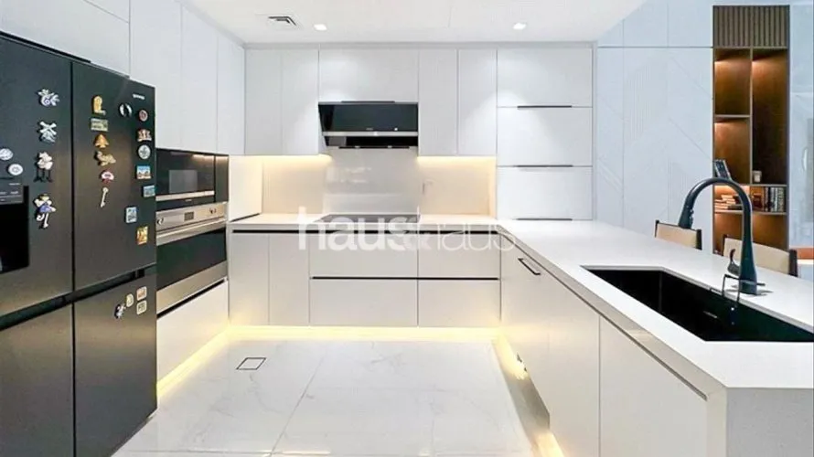 Apartamento de 2 dormitorios en Golden Mile, UAE No. 598 № 3