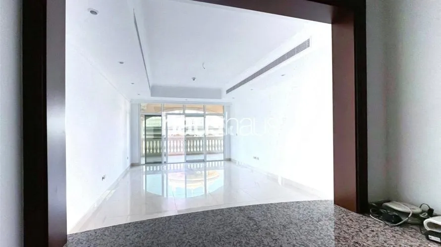 Apartamento de 2 dormitorios en The Crescent, UAE No. 554 № 6