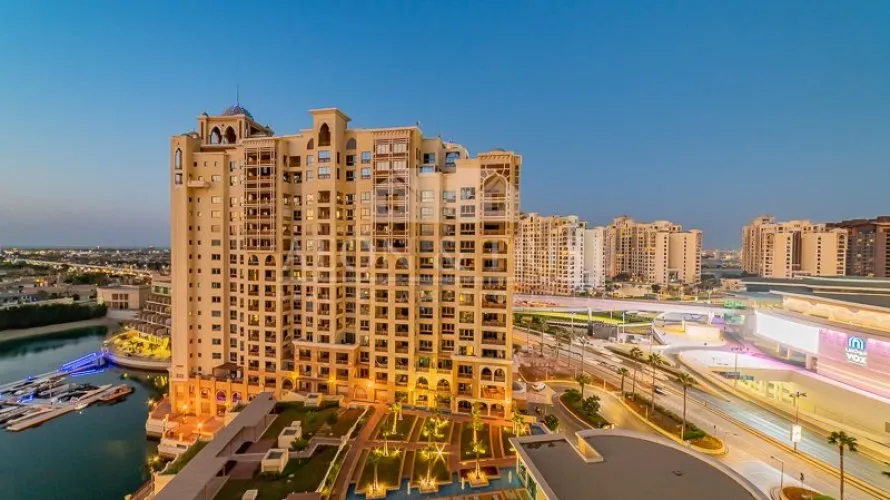 Apartamento de 2 dormitorios en Palm Jumeirah, UAE No. 824 № 2