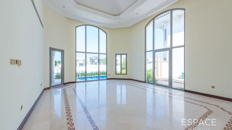 Villa de 4 dormitorios en Palm Jumeirah, UAE No. 928 № 1