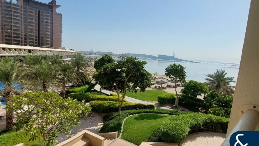 Apartamento de 2 dormitorios en Shoreline Apartments, UAE No. 1361 № 12